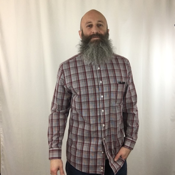 Stafford Travel Easy-Care Broadcloth Fitted Shirt - Picture 2 of 8